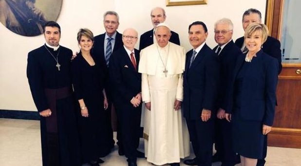 pope-francis-with-evangelicals